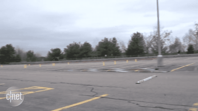 見到障礙自己會(huì)跳擺上香檳越野不倒這個(gè)技術(shù)讓你看手機(jī)也不暈車(圖7)